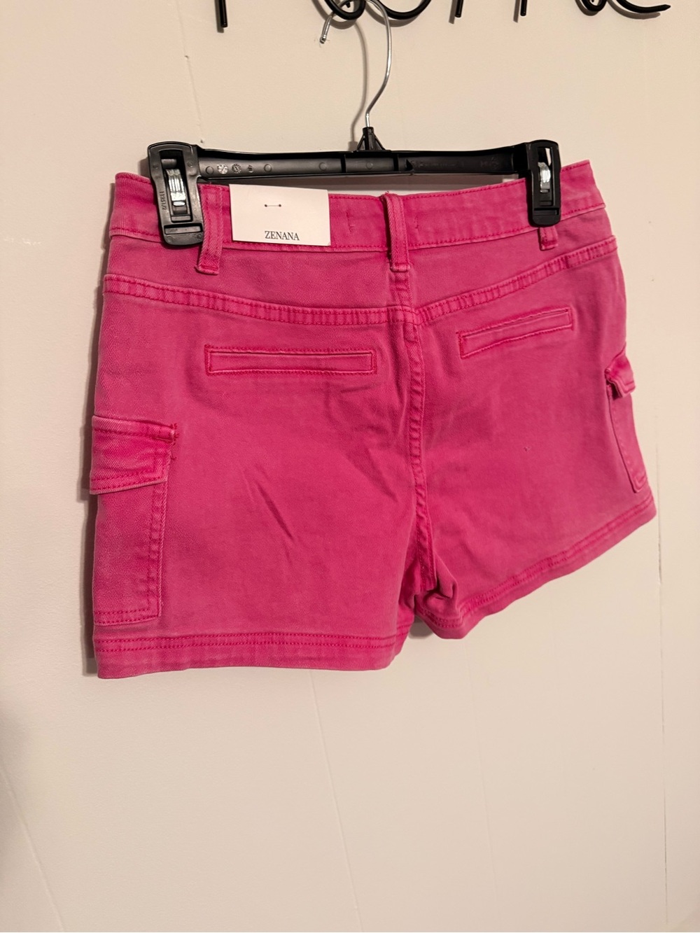 Zenana Outfitters Pink Women's Cargo Shorts size medium